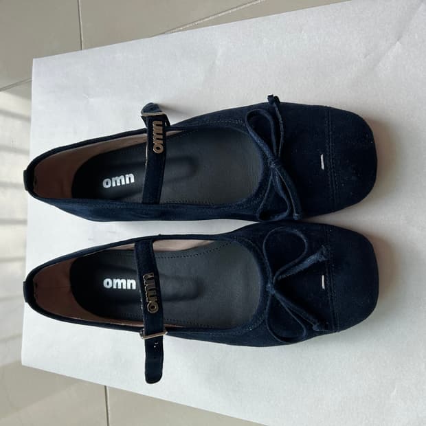 omn 옴니포턴트 스웨이드 메리제인 플랫 슈즈 245