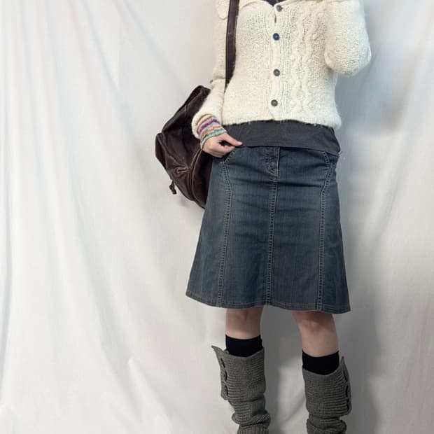 컬러 스티치 디테일 데님 스커트