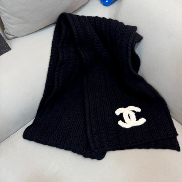 샤넬 CC로고 캐시미어 니티드 CC 머플러 