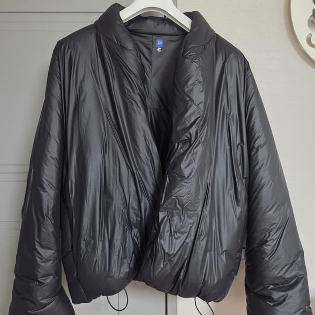 이지 갭 YZY 패딩 블랙 S사이즈