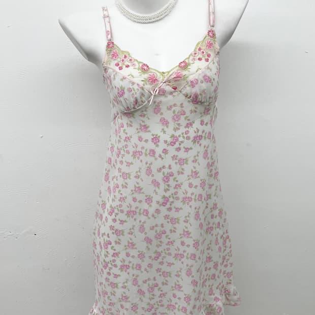 핑크 플로럴 자수 슬립