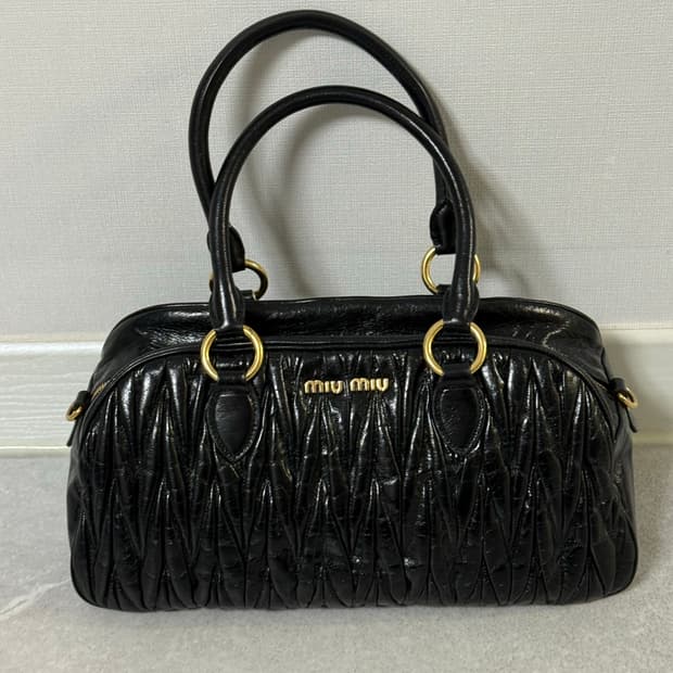 미우미우 마테라쎄 토트백