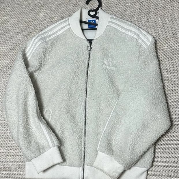 아디다스 화이트 뽀글이 자켓 올화이트 후리스 트랙탑 대장