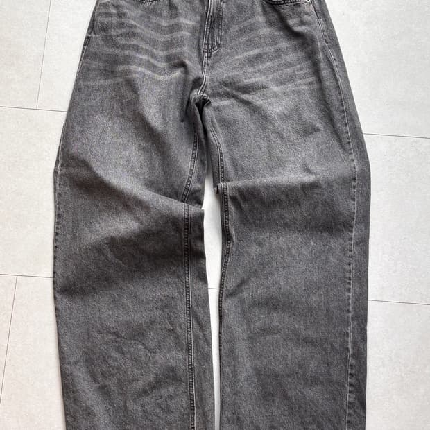 흔치 않은 브라운 차콜 워싱 데님팬츠 