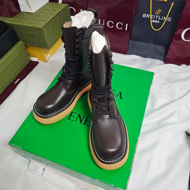 (새상품)보테가베네타 부츠 