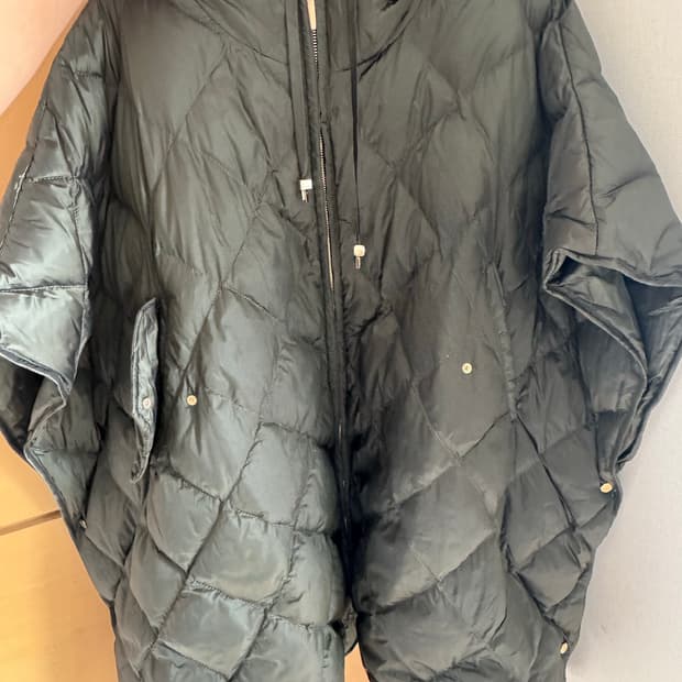 막스마라 큐브 케이프 패딩