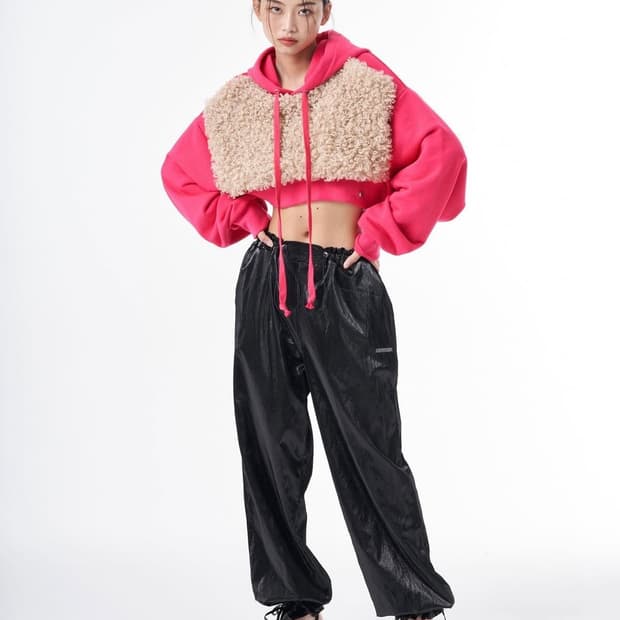 체리퀴리 퍼 크롭 후드티