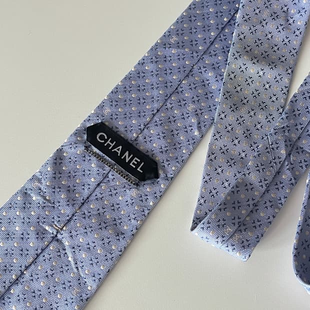 CHANEL silk 100% Tie