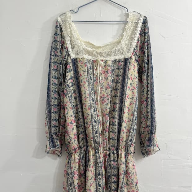 lovely entic blouse