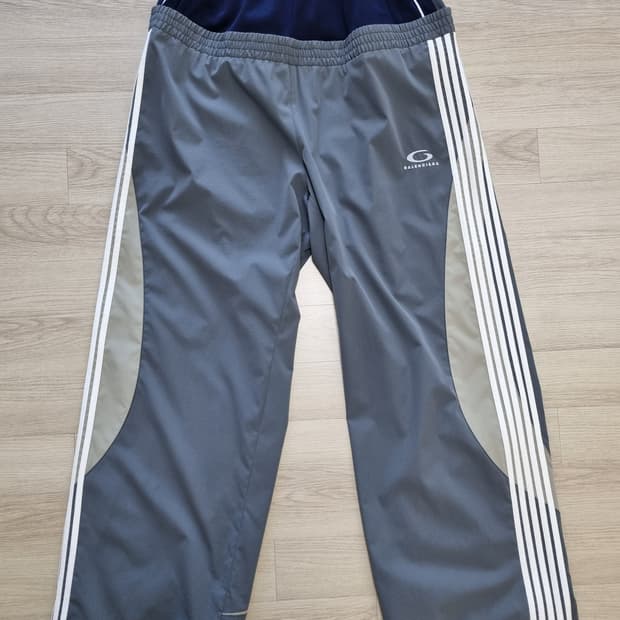 발렌시아가 컷업 트랙 팬츠 그레이 m