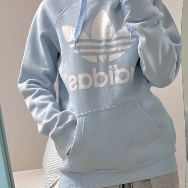 아디다스 시나모롤 하늘색 후드티