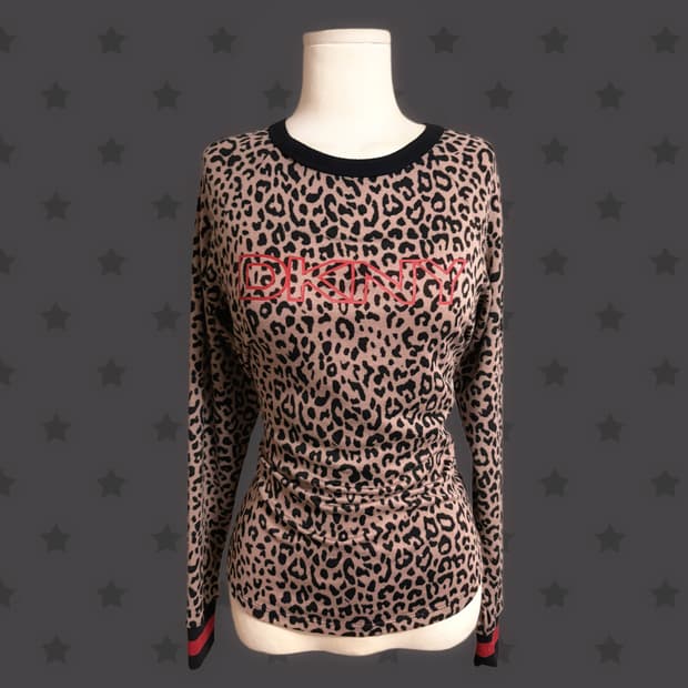 오네갸루 디케이엔와이 브랜드 레오파드 포인트 아방 딱붙 슬리브 긴팔티