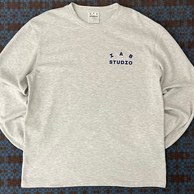 IAB Studio 롱슬리브 라이트그레이