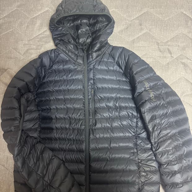 살로몬 경량패딩 후디