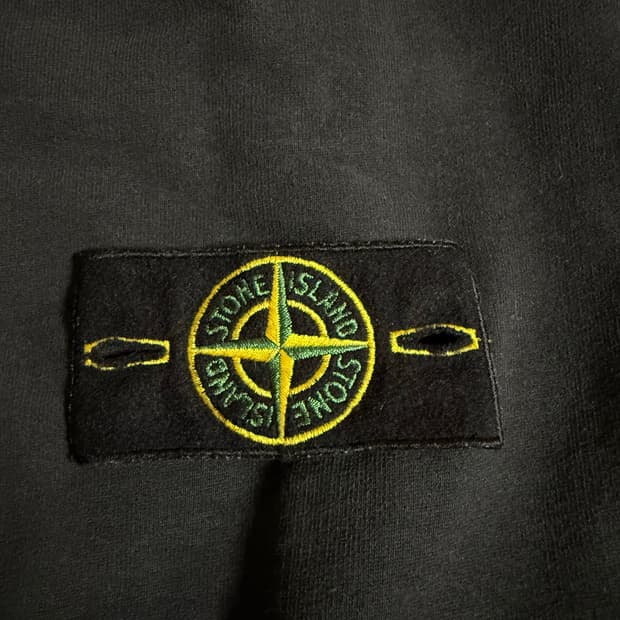 스톤아일랜드 기모 블랙 맨투맨 s사이즈