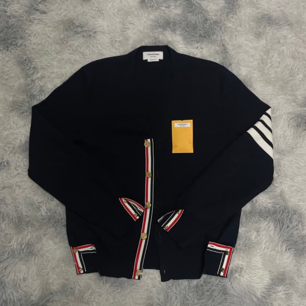 [신형/구성품] 톰브라운 사선완장 밀라노스티치 금장 가디건 [2]