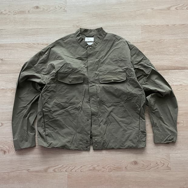 뷰티앤유스 베톤 크롭자켓