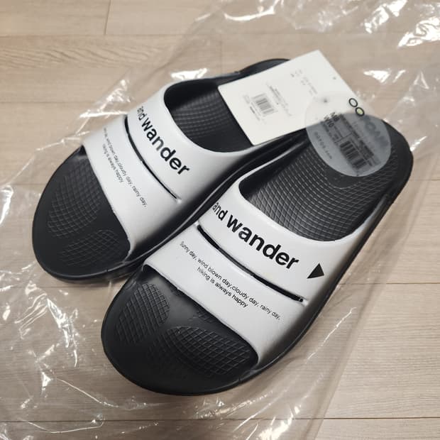 and wander 앤드원더 우포스 슬리퍼 27