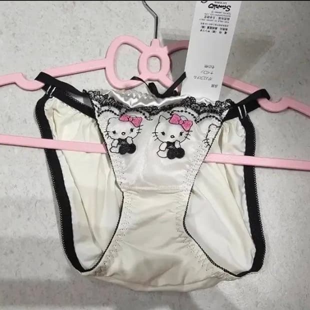 일본)헬로키티 자수 팬티 화이트 핑크포인트 S