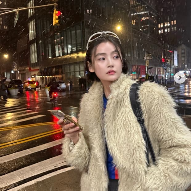 akol 아콜 CRINKLY FUR JACKET - BEIGE