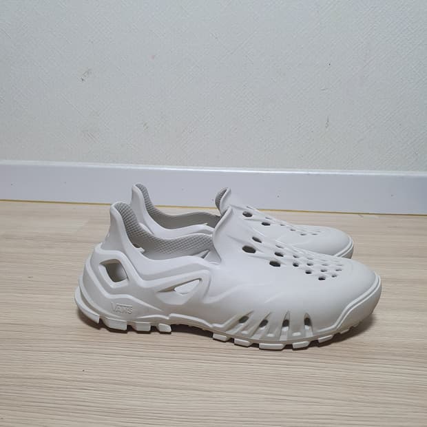 반스 아마존 파쿠 샌들 285