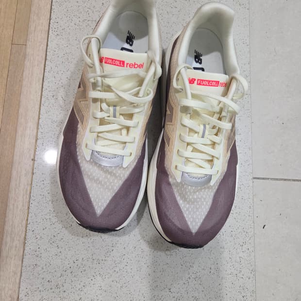 뉴발란스 레벨v5 D 270 사이즈