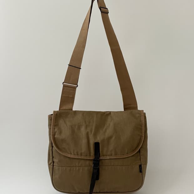 Canvas Shoulder Bag (Beige)