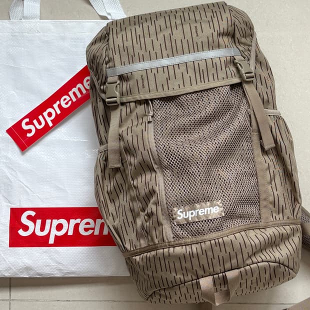 Supreme 슈프림 백팩 탄 레인드롭