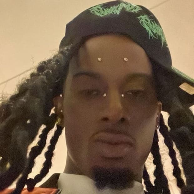 플레이보이카티 오피움 나르시즘 모자