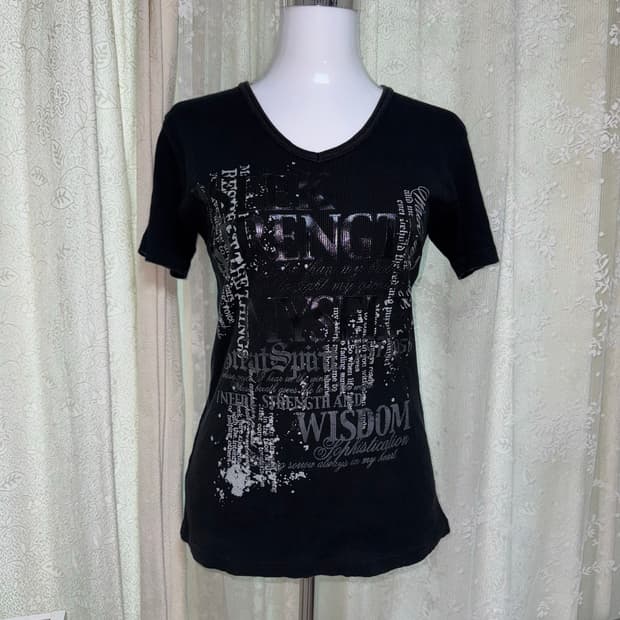 Vintage lettering gothic punk Vneck T