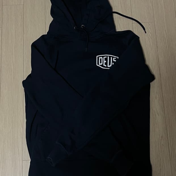 데우스 네이비 후드티 s사이즈
