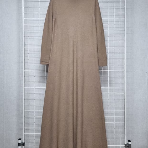 한섬 홀가먼트 샘플 니트원피스