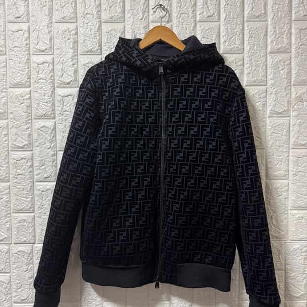 [50] 펜디 FF로고 풀 모노그램 벨벳 후드집업