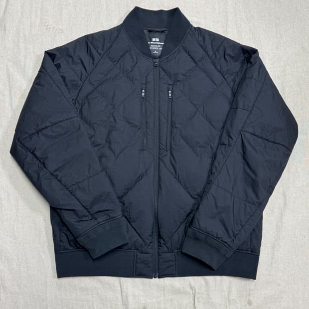 유니클로 화이트마운티니어링 하이브리드 다운 XL