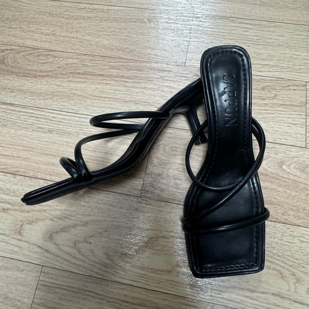 블랙 미들힐 샌들 힐
