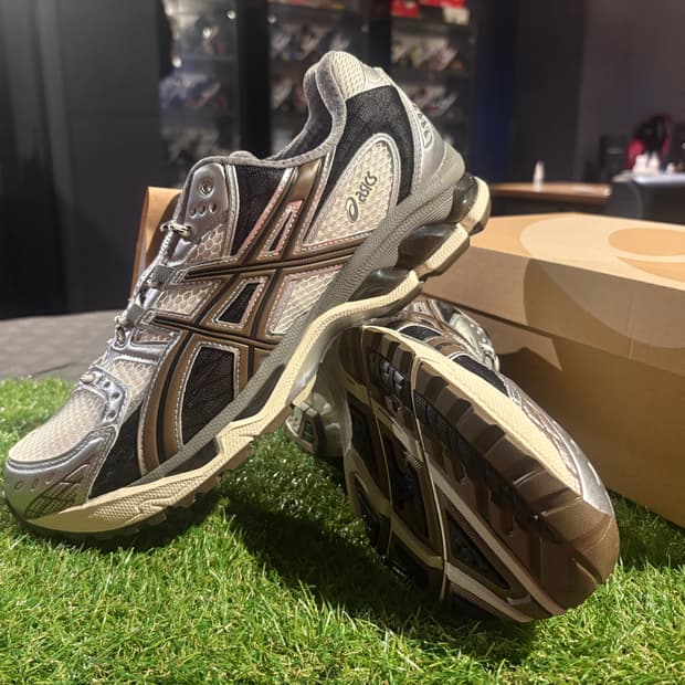 [새상품/280]아식스 젤님버스10.1 정가이하판매