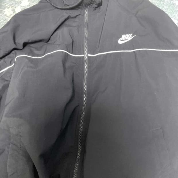 나이키 바람막이 M