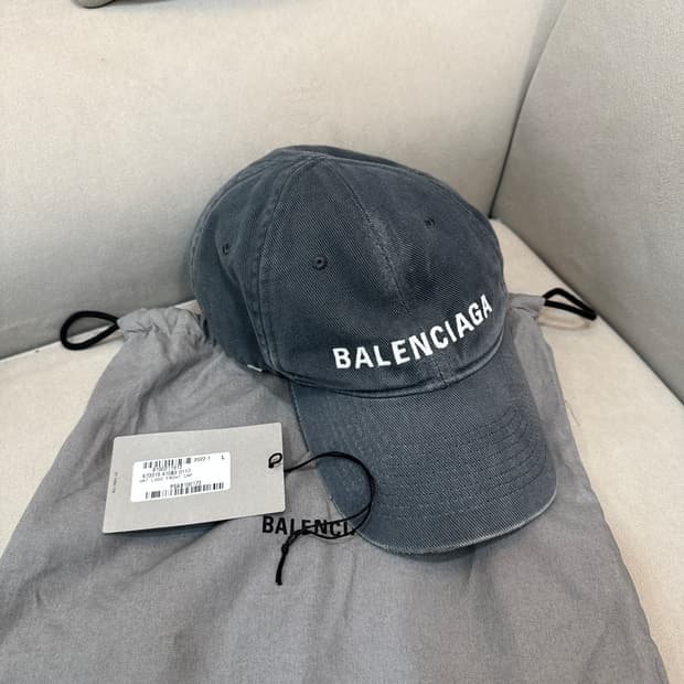 발렌시아가 빈티지 워싱자수 볼캡 