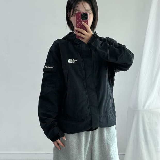 노스페이스 포켓 블랙 바람막이