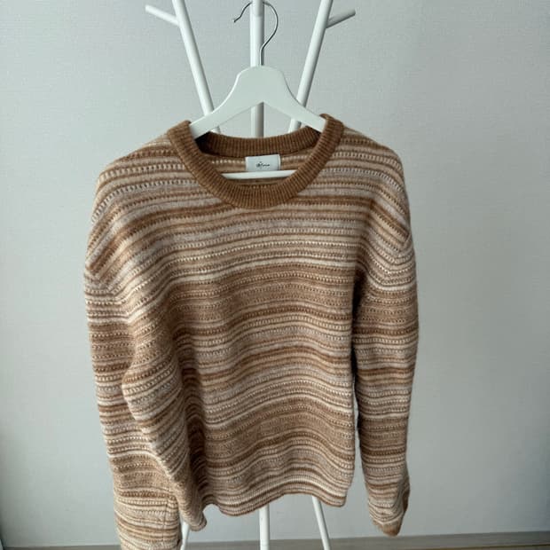 모이아 스트라이프니트