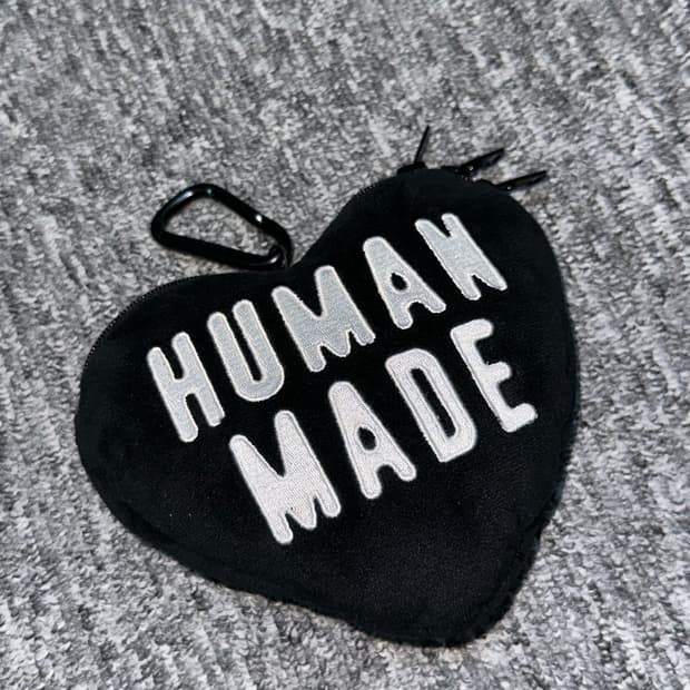 휴먼메이드 하트 패스 홀더 키링 블랙