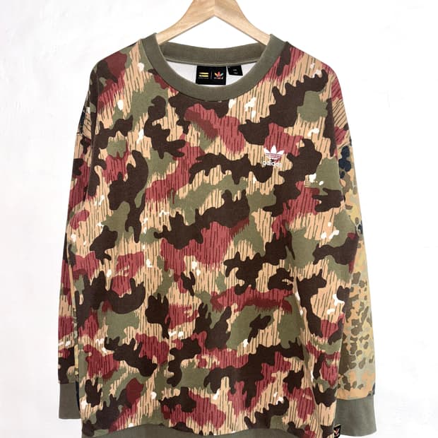 아디다스 x Pharrell Williams 카모 맨투맨 / Camo