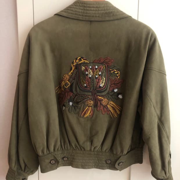 로에베 빈티지 백자수 가죽자켓