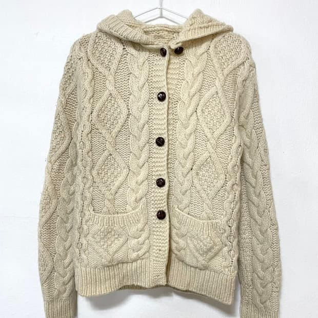 아이보리 꽈배기 후드 니트 가디건