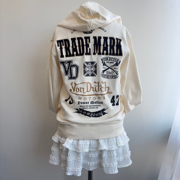 VON DUTCH 뒤판 자수 포인트 아이보리 후드집업