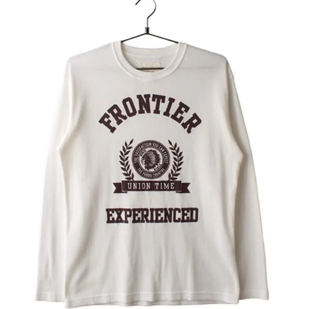 흰색 프린팅 긴팔티셔츠