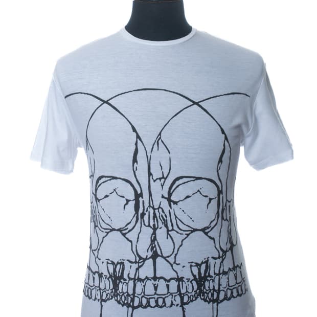 CoSTUME NATIONAL 화이트 스컬그래픽 티셔츠 S/95