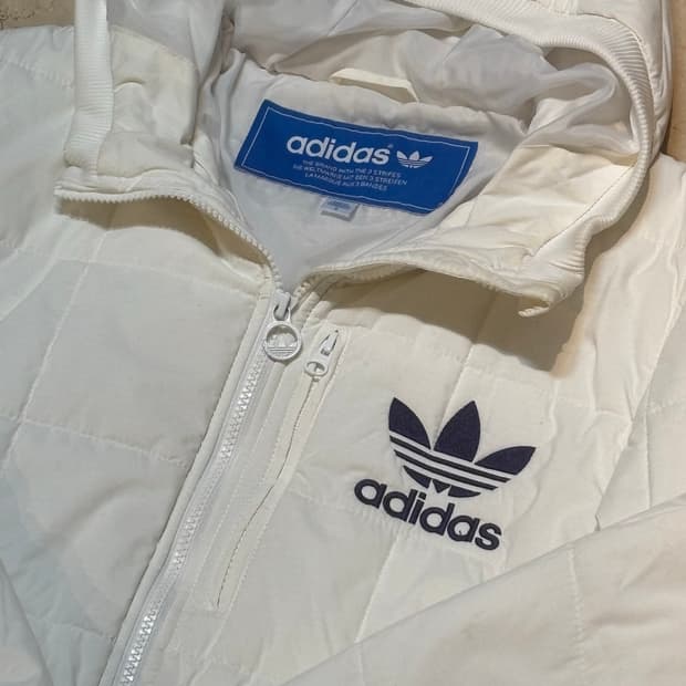 아디다스 빈티지 빅로고 화이트 패딩🐑🐩