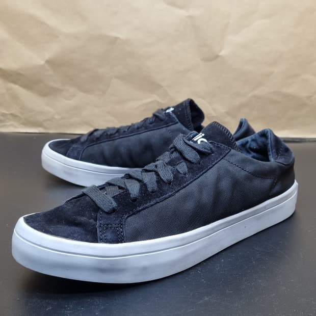 아디다스 코트벤티지 스니커즈 255