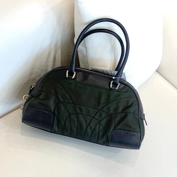 프라다 카키 포코노 볼링백 (정품)